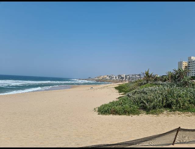 3 BEDROOM TOWNHOUSE FOR SALE IN MANABA BEACH